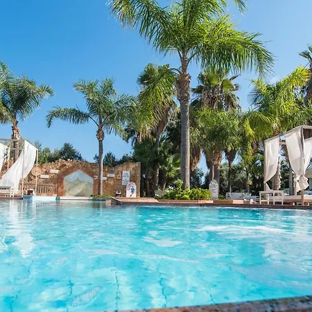 Hotel Oasis *