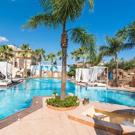 Hotel Oasis *